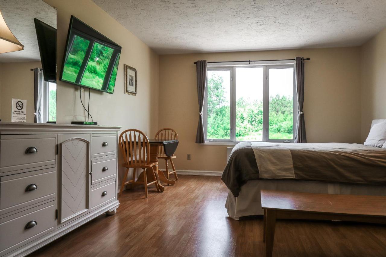 Atlantic Motel Berry Mills エクステリア 写真