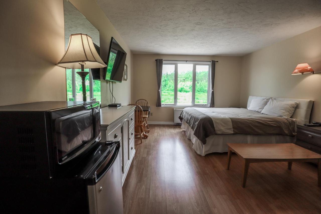Atlantic Motel Berry Mills エクステリア 写真